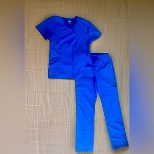 Women’s Scrubs set in Royal Blue size Small